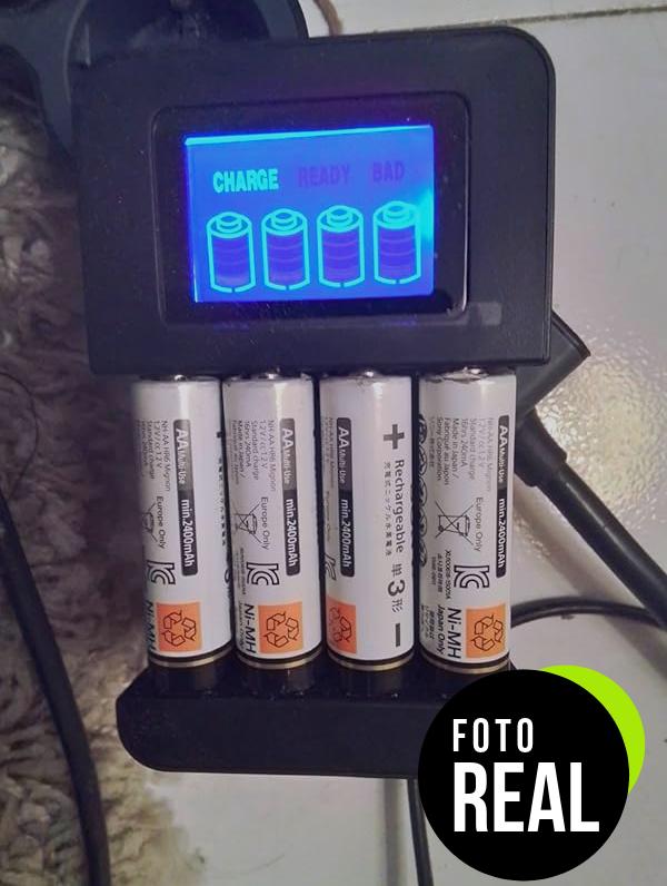 cargador-amazon-basics-pilas-inteligentes-negro-foto-1