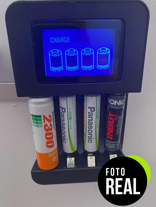 cargador-amazon-basics-pilas-inteligentes-negro-foto-3