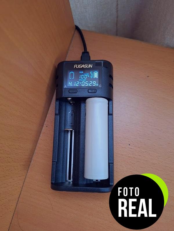 cargador-bateria-18650-21700-21750-foto-1