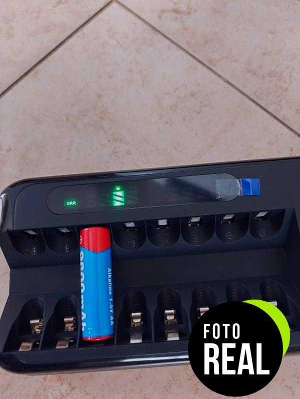 cargador-enegon-pilas-recargables-8-ranuras-foto-1