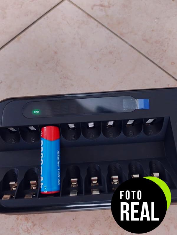 cargador-enegon-pilas-recargables-8-ranuras-foto-2