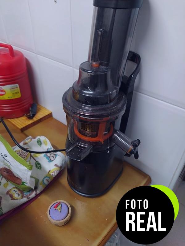 fridja-extractor-jugo-1900-negro-foto-3