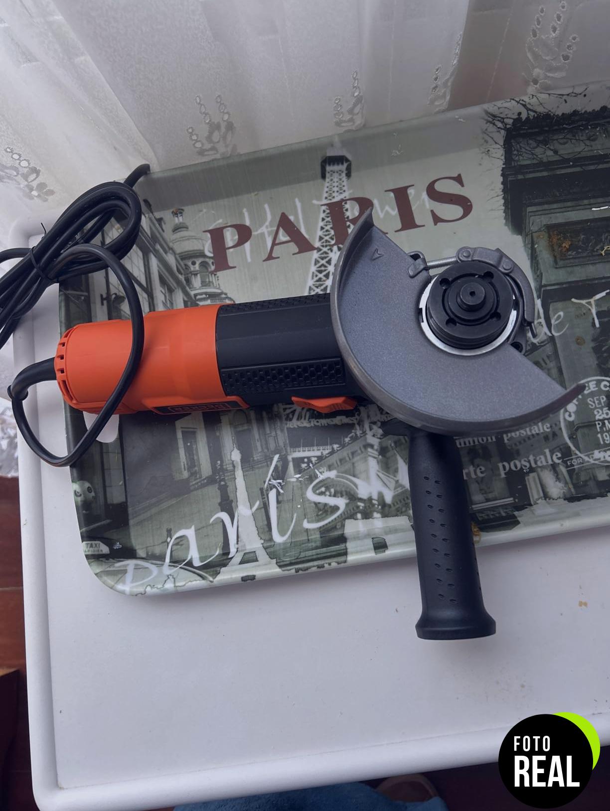 blackdecker-amoladora-115mm-900w-beg210-foto-1