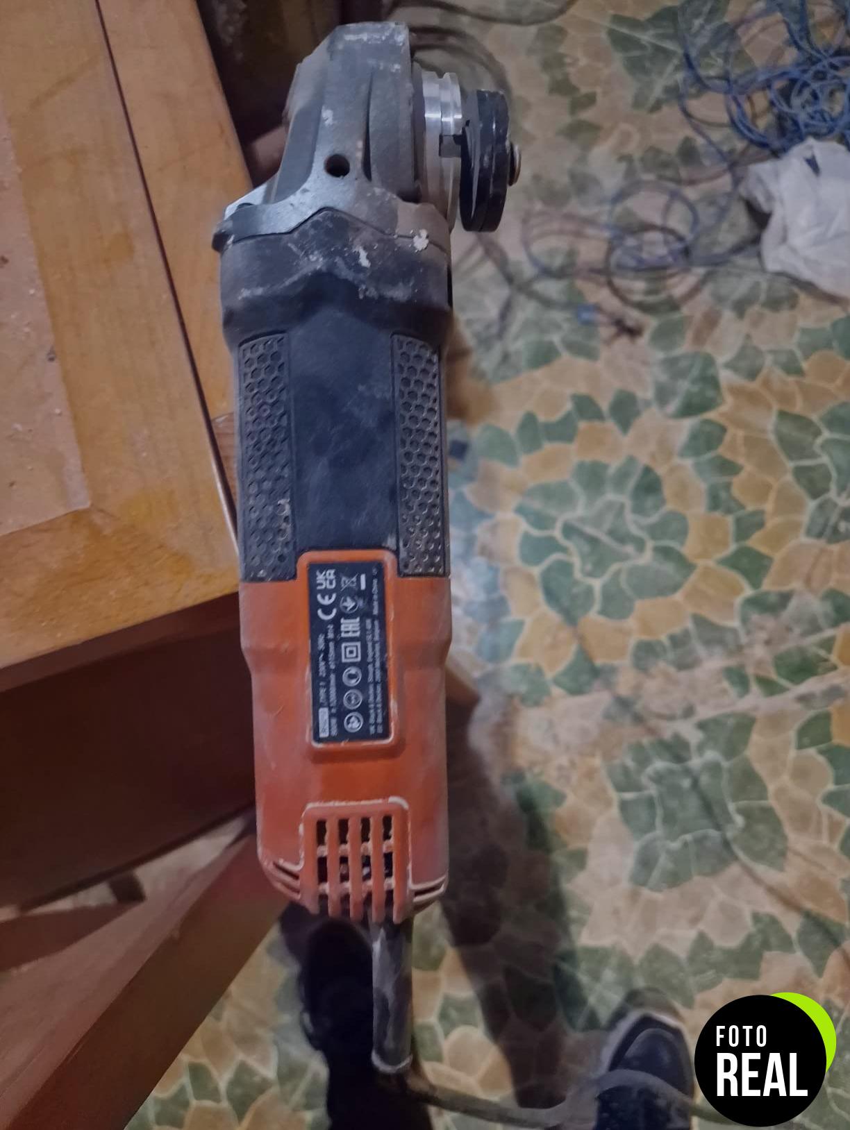 blackdecker-amoladora-115mm-900w-beg210-foto-3