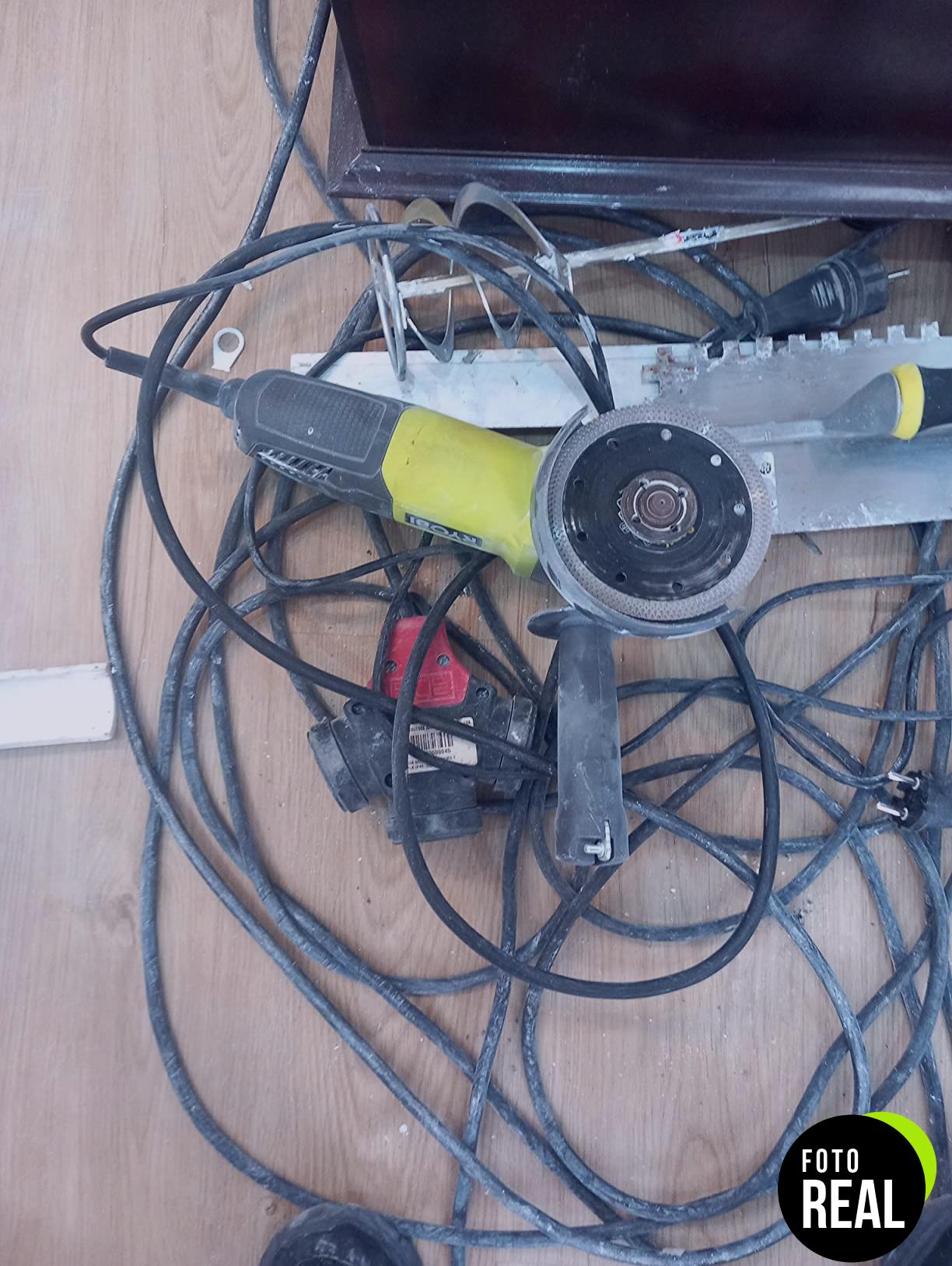 ryobi-amoladora-angular-800w-rag800-125g-foto-3